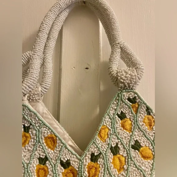 NEW Elegant White & light turquoise colored beaded bag with lemon 🍋 design - Picture 5 of 7
